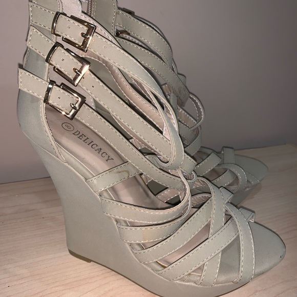 Heels - Picture 5 of 5